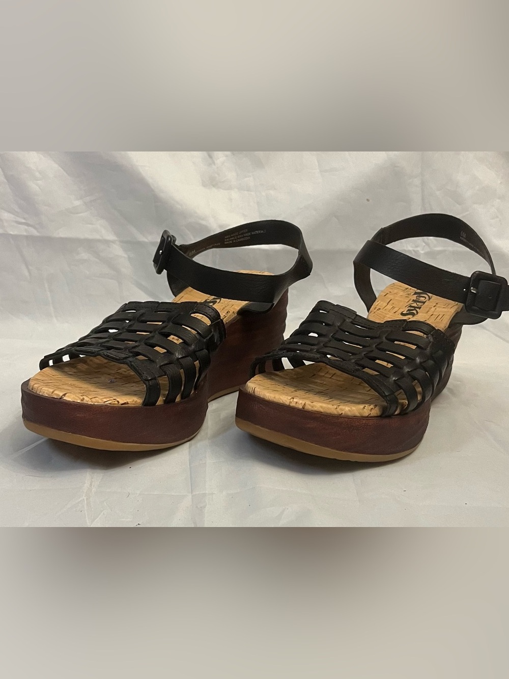 Korks Women's Black Woven Platform Sandals 6